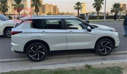 ميتسوبيشي اوتلاندر